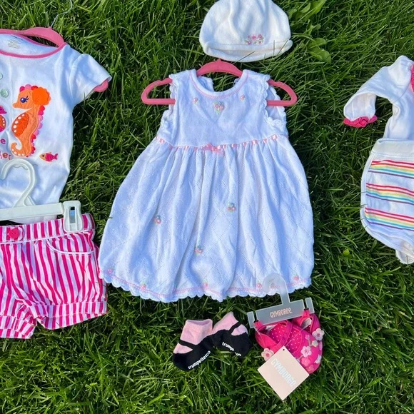 Girls clothing lot sizes 3-6 months, 6-9 months, 6-12 months, 12-18 months 2T